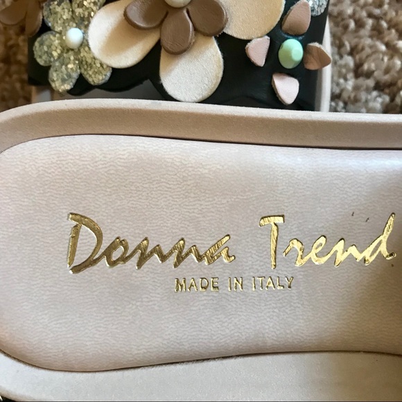 Flower and sparkle sandals - Picture 3 of 4